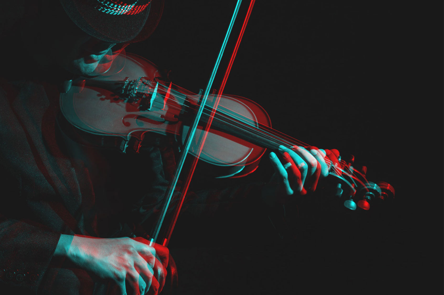 musician playing the violin instrument