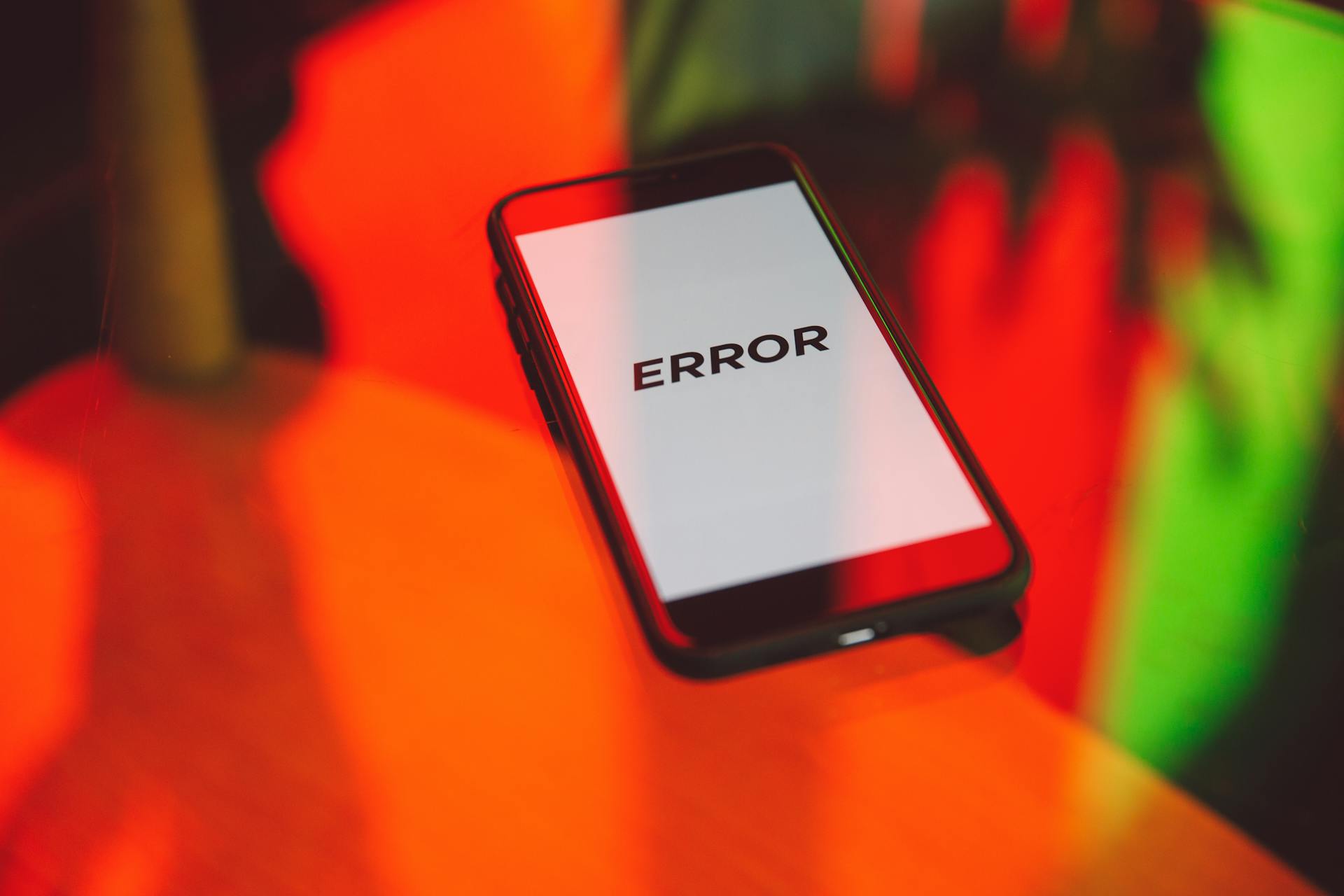 Error message pop-up screen on a mobile device. 